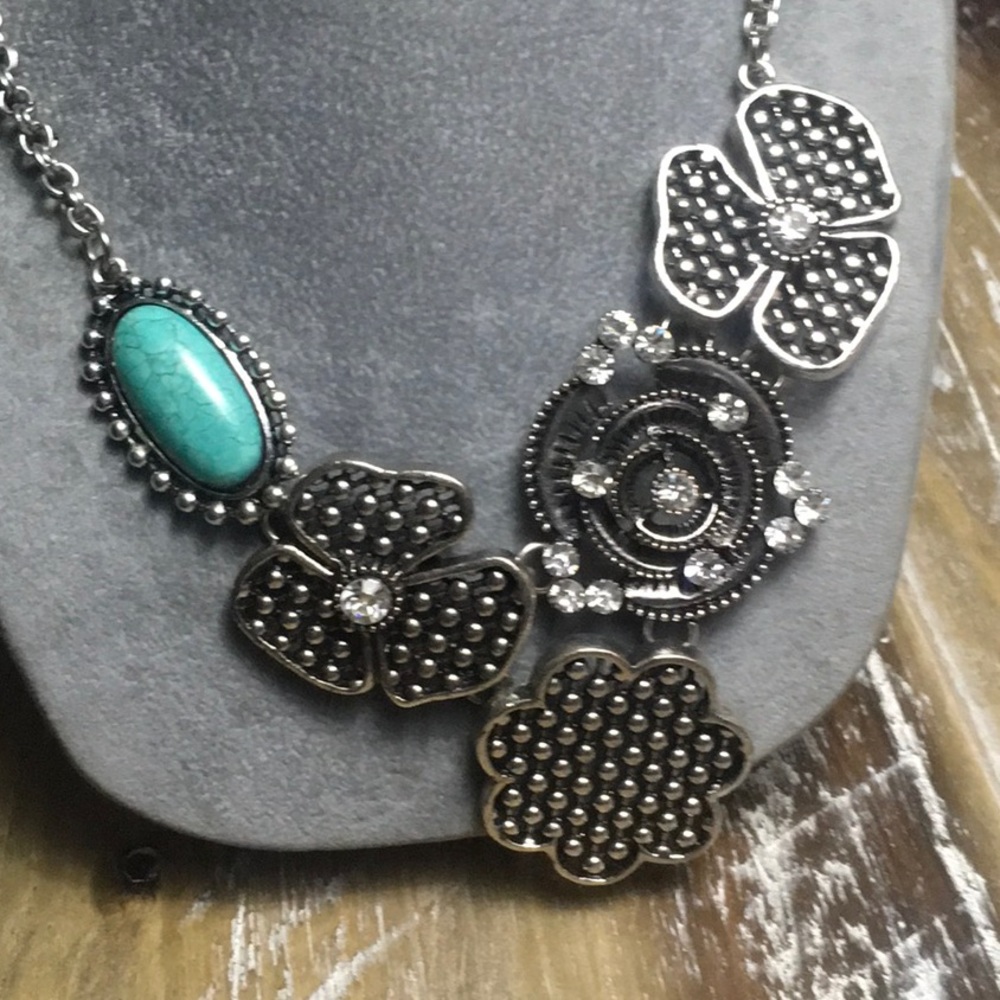 Statement Necklace - Picture 2 of 4
